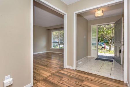 For Lease - 177 Browning Trail Unit# Front, Barrie, Ontario - Photo 2