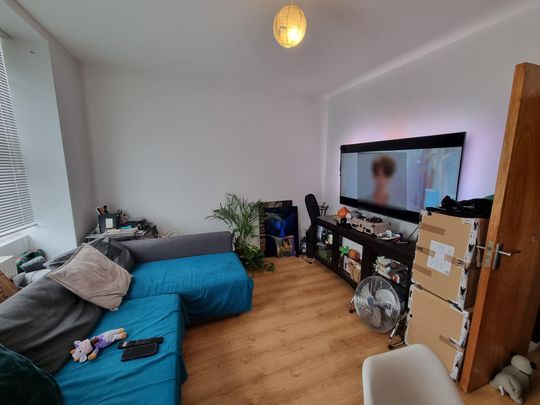 Sidney Avenue - Photo 1