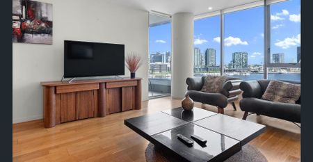 RARE FIND – Waterfront Luxury Living at Its Best, 2B2B2P - Photo 4