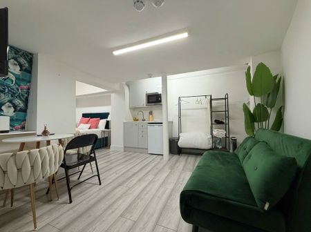 Studio Flat, Pembroke Road, W8 - Photo 2