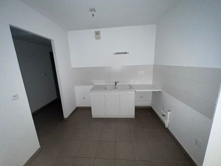 Location - Appartement T3 - 67 m² - Hérimoncourt - Photo 4