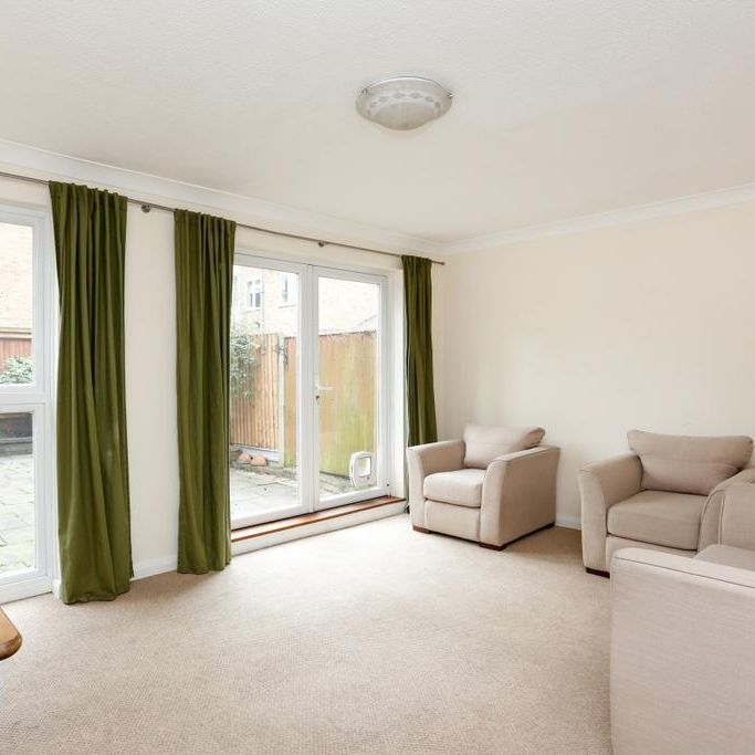 2 bedroom end of terrace house to rent - Photo 1