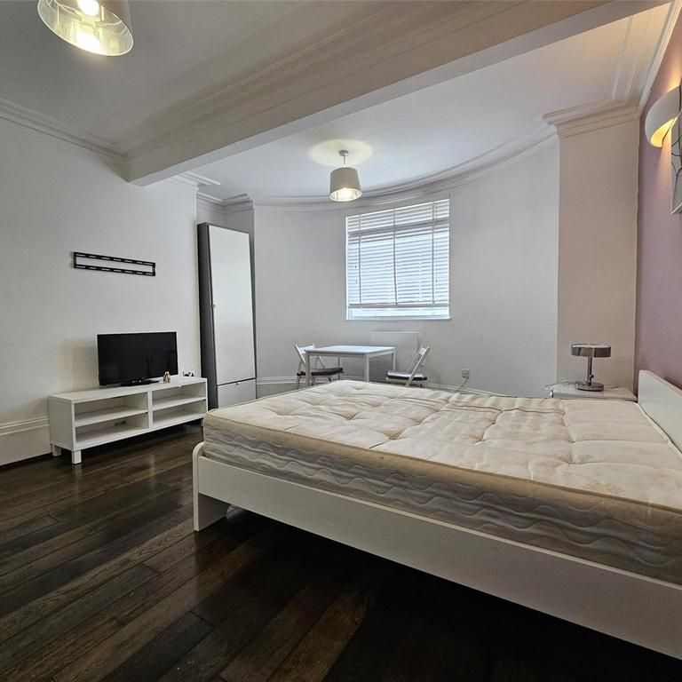 Studio to rent - Photo 1