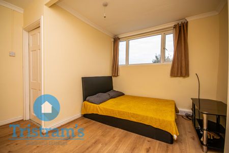 2 bed Flat for Rent - Photo 2