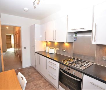 2 bedroom flat to rent - Photo 6