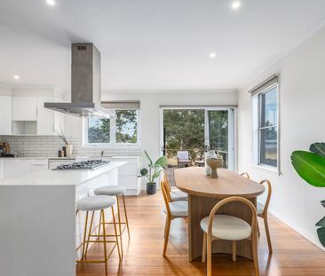 Stylish Living, Outstanding Entertaining - Photo 4