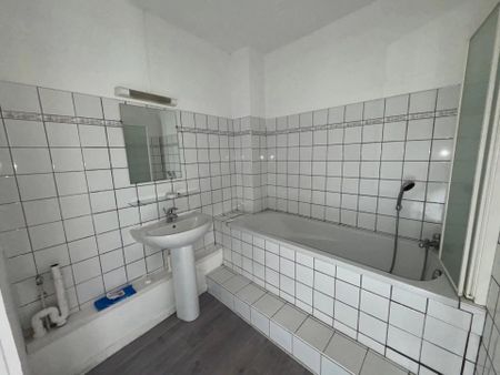 Location Appartement 2 pièces 32 m2 à Saint-Quentin - Photo 2