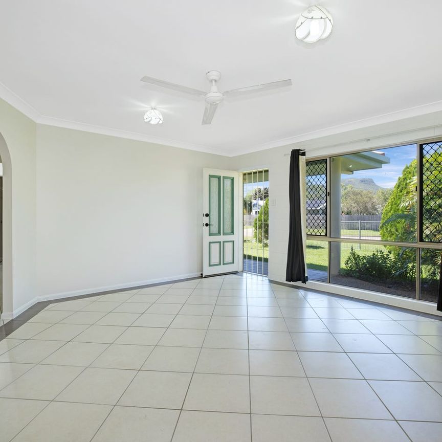 Lovely 3 Bedroom Family Home - Photo 1