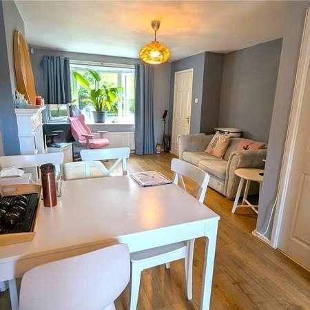 Willow Court, Sleaford, Lincolnshire, NG34 - Photo 1