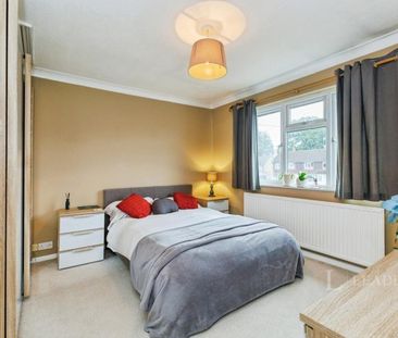3 bedroom house to rent Merrylands Road, Great Bookham, Leatherhead... - Photo 6