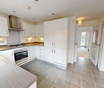 3 bedroom semi-detached house to rent - Photo 4