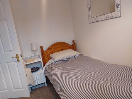 2 bedroom terraced house to rent - Photo 4