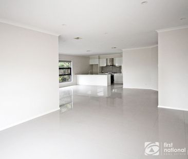 2/17 Bakewell Street, 3977, Cranbourne Vic - Photo 3