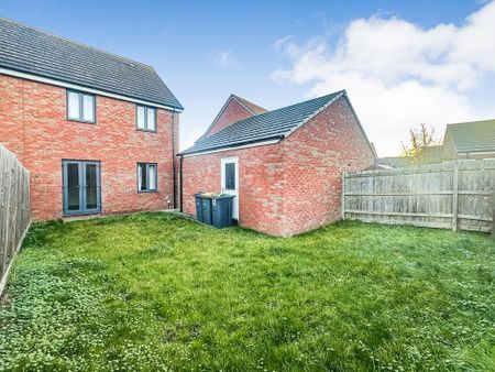 3 bedroom semi-detached house to rent - Photo 5