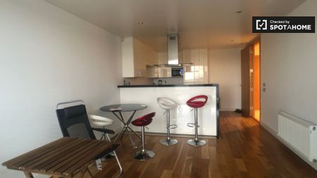 Spacious room to rent in 2-bedroom flat in Blackthorn - Photo 5