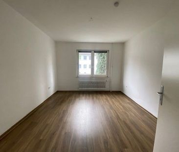 Wir sanieren für Sie: 3-Zimmer-Wohnung in zentraler Lage - Photo 1