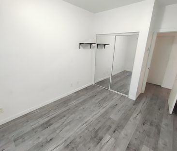 Park Avenue. One Bedroom Close to King George Skytrain Station - Photo 6