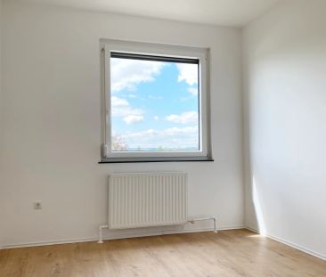 Sehr helle 4-Zimmer-Wohnung mit Loggia - Foto 2