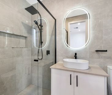 Sophisticated Newly Built Home - Photo 5