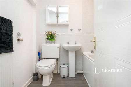 2 bedroom terraced house to rent - Photo 4