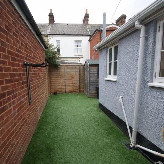 2 bedroom terraced house to rent - Photo 1