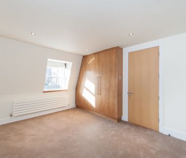 St Johns Wood Park, St Johns Wood, London, NW8 6RN - Photo 3