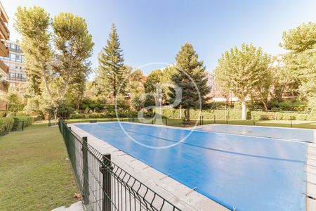 Exclusive flat for rent in Puerta de Hierro - Ciudad Universitaria (Madrid) - Photo 2