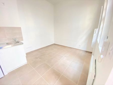 Location Appartement 1 pièce 14m² - Photo 4