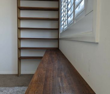 Modern One Bedroom Apartment - Photo 3