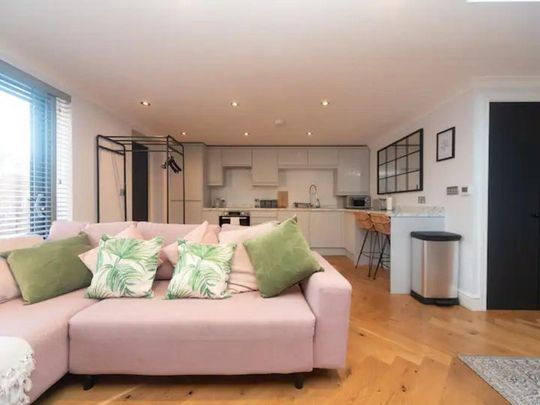 Camborne Road - Photo 1