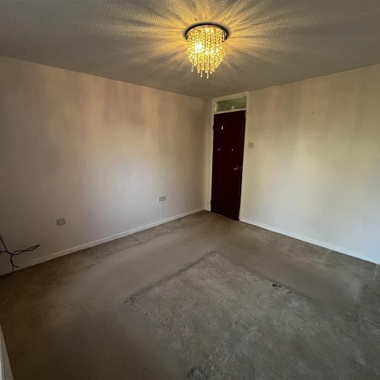 Lushington Close, Norwich - Photo 1