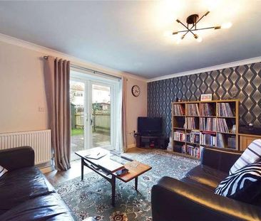 Ash Grove, Kingsclere, Newbury, Hampshire, RG20 - Photo 3