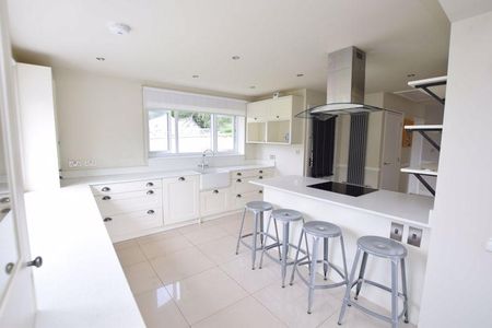3 bedroom detached bungalow to rent - Photo 5