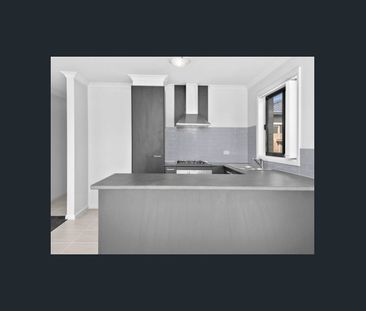 Enviable Style, Great Family Location! - Photo 2