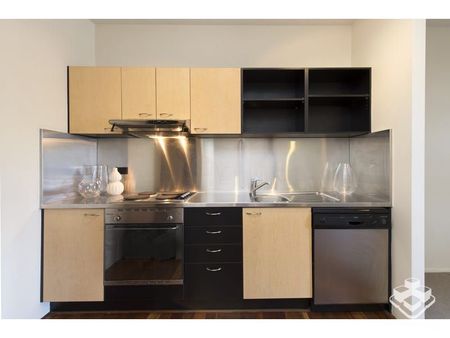 Peaceful, Convenient Living in the Heart of Teneriffe - Photo 3