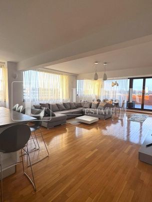 Apartament Spatios de 4 Camere cu Terasa si 3 Locuri de Parcare | Vederi Panoramice - Photo 1