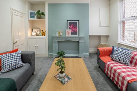 5 bedroom terraced house to rent - Photo 2