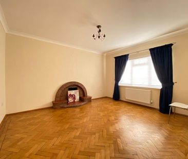 4 bedroom detached house to rent - Photo 2