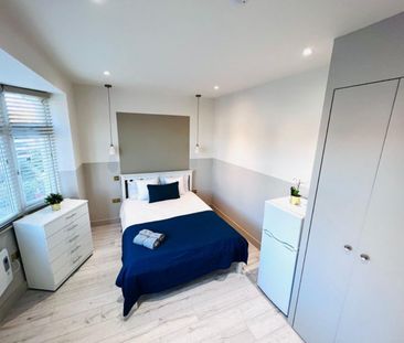 Room in a Shared House, Rowan Crescent, SW16 - Photo 1