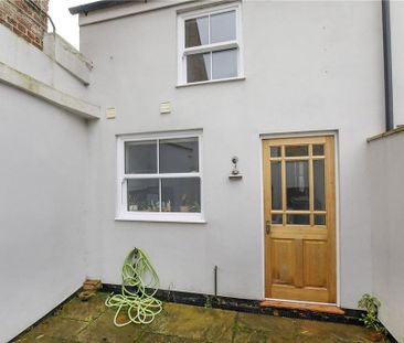 2 bedroom semi-detached house to rent - Photo 5
