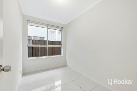 Spacious Family Home in Prime Location - Photo 5