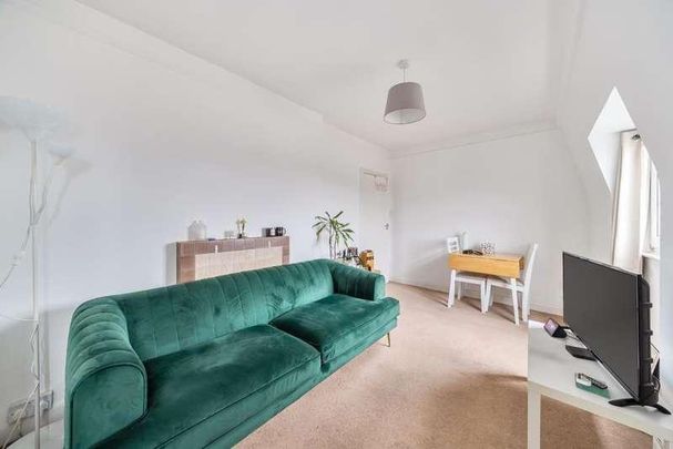 Twickenham, Middlesex, TW1 - Photo 1