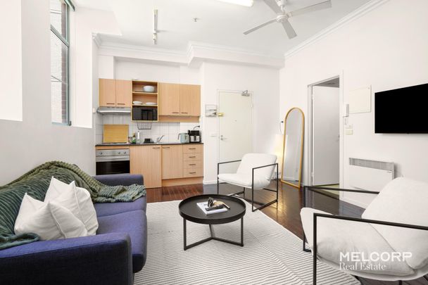 FURNISHED ONE-BED PLUS STUDY IN THE CITY - Photo 1