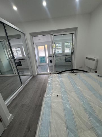 Studio to rent - Photo 4