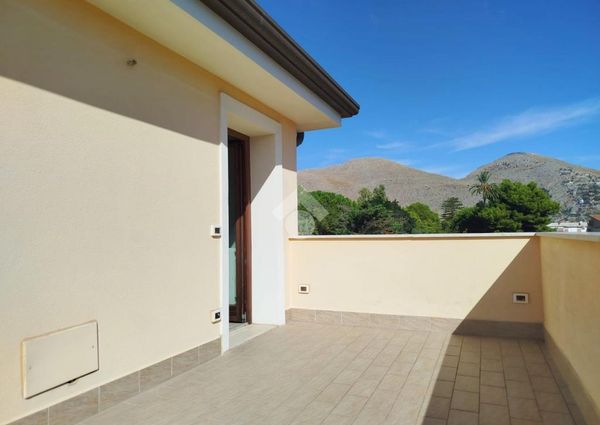 Porzione di bifamiliare in affitto