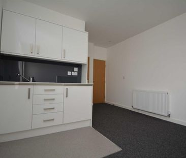 1 bed Flat for Rent - Photo 6