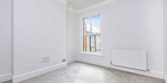 3 bedroom flat to rent - Photo 3