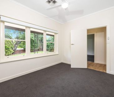 Beautiful Family Home in Prime Lower Mitcham Location - Photo 6