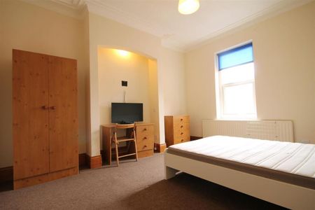 6 bedroom terraced house to rent - Photo 3