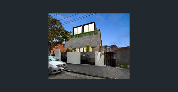 Stunning Family Haven in Elwood – Available 12 Jan 2026 - Photo 1